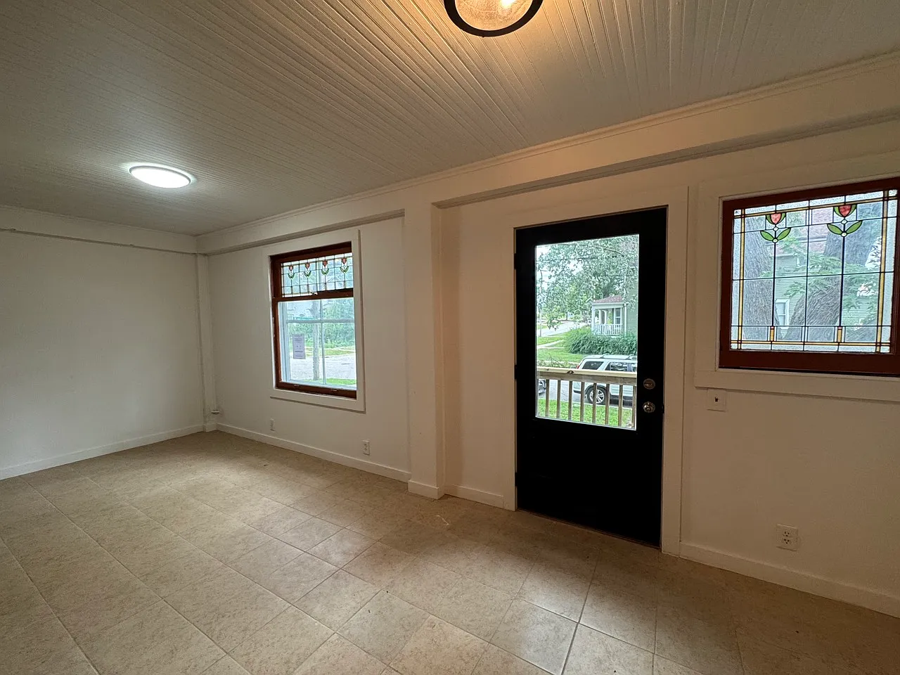 3 bed, 1.5 bath, 1400 sqft, $2,995 — Photo 2