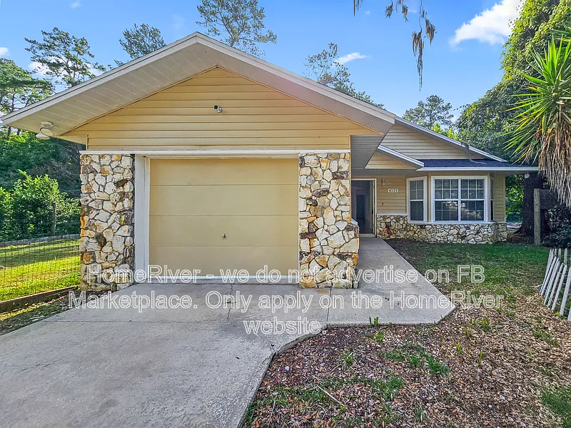 4325 NE 3rd Ct