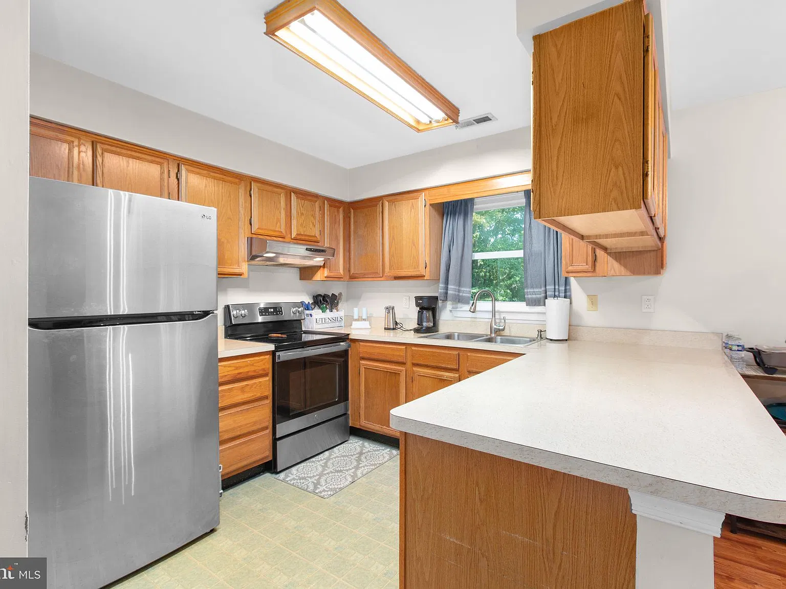 3 bed, 2.0 bath, 1224 sqft, $2,450 — Photo 4