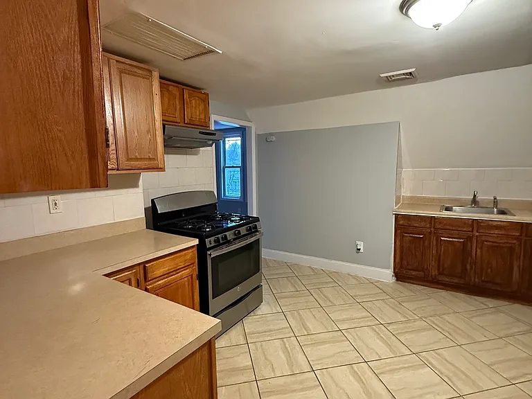 21 N Walnut St #3 — Photo 6