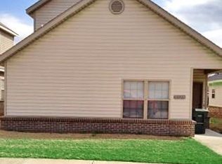 3123 W Old Farmington Rd, Fayetteville, AR 72704