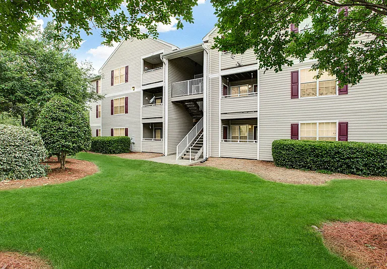 Foxridge Apartments — Photo 3