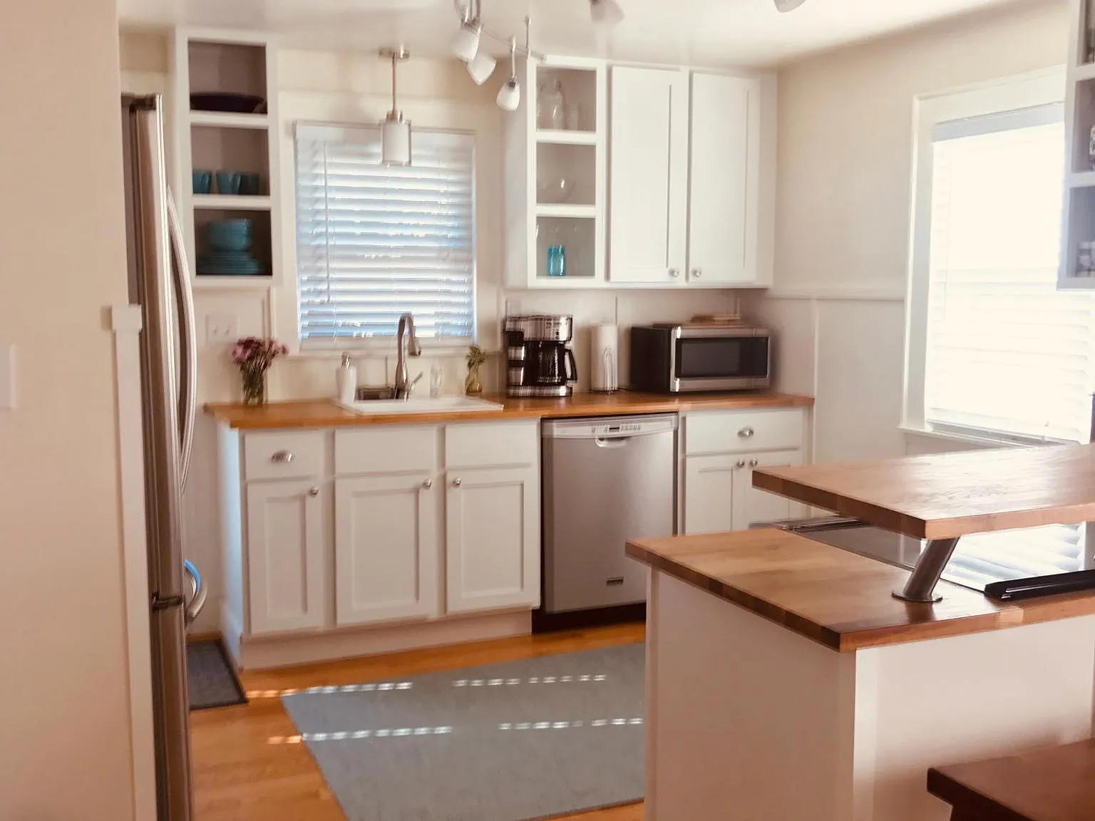 87 Everett Ave — Photo 3