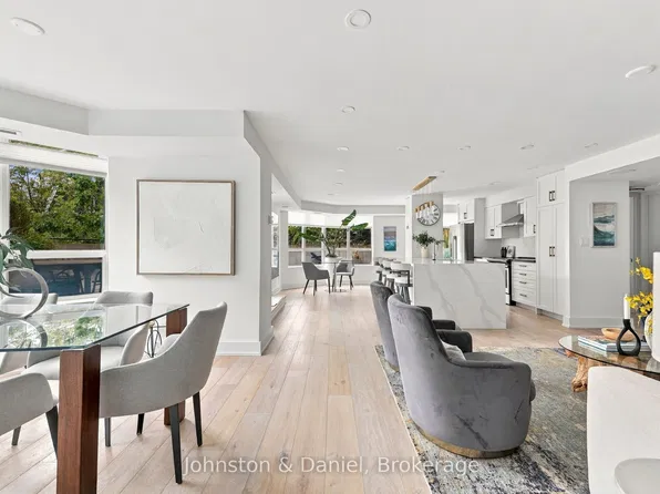 1000 King St W #205, Toronto, ON M6K 3N1