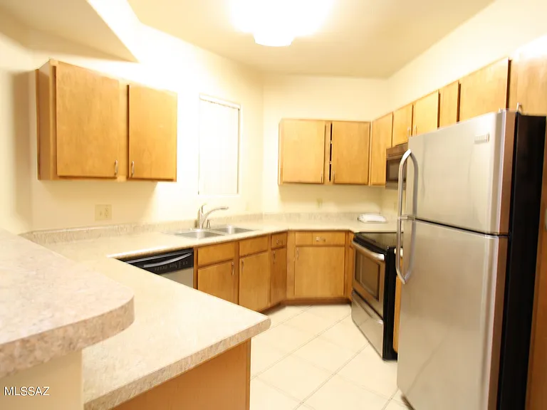 2550 E River Rd #5104 — Photo 7