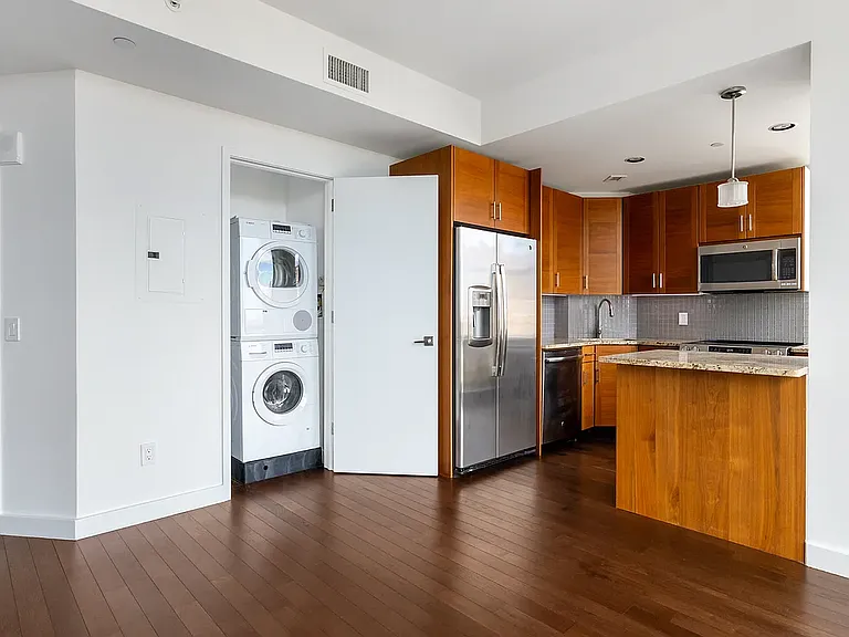 10820 71st Ave #9C — Photo 3