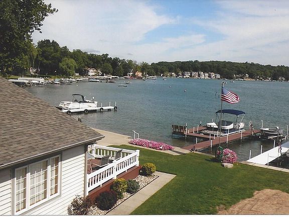 Panoramic view of Lake James