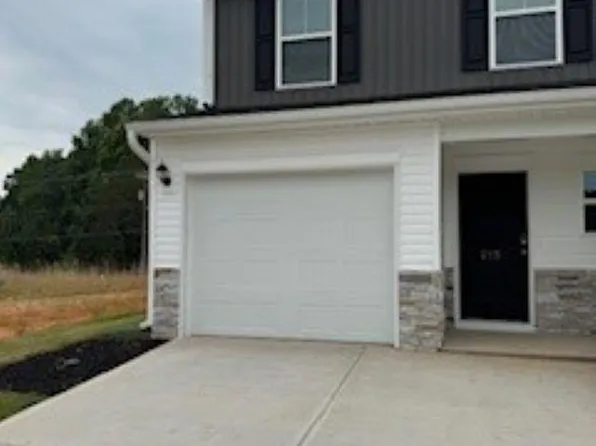 215 Stonyway Ln, Easley, SC 29640