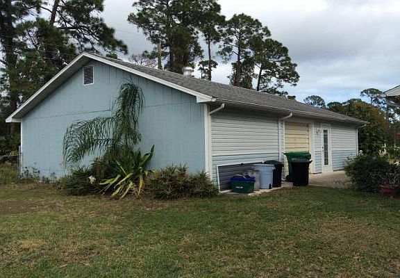 Home For Sale In Lakewood Park