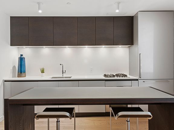 4th image of 540 W 49th St APT 501N