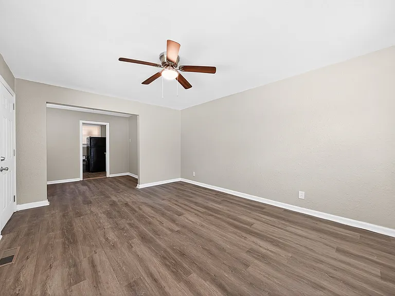 2848 Blan St — Photo 8