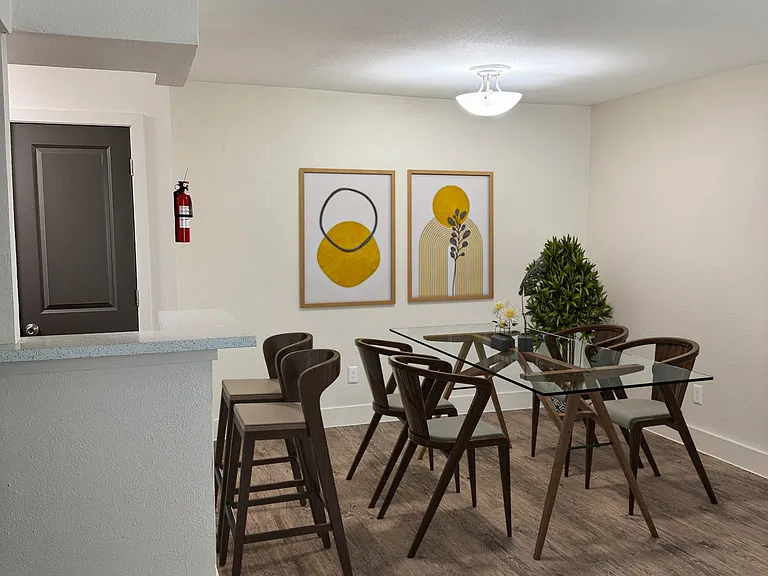 Park Colony Apartments — Photo 7