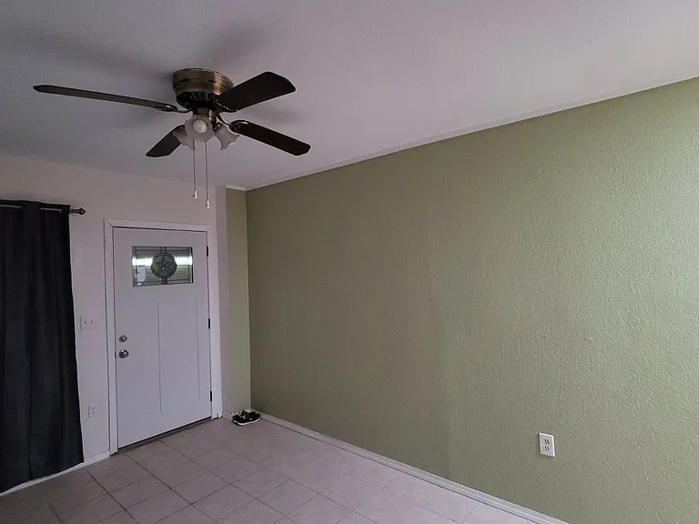7130 Desilu Dr #D1 — Photo 5