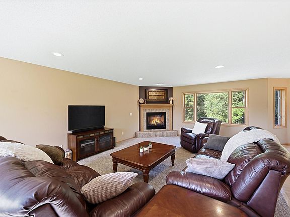 3rd image of 27354 107th St NW
