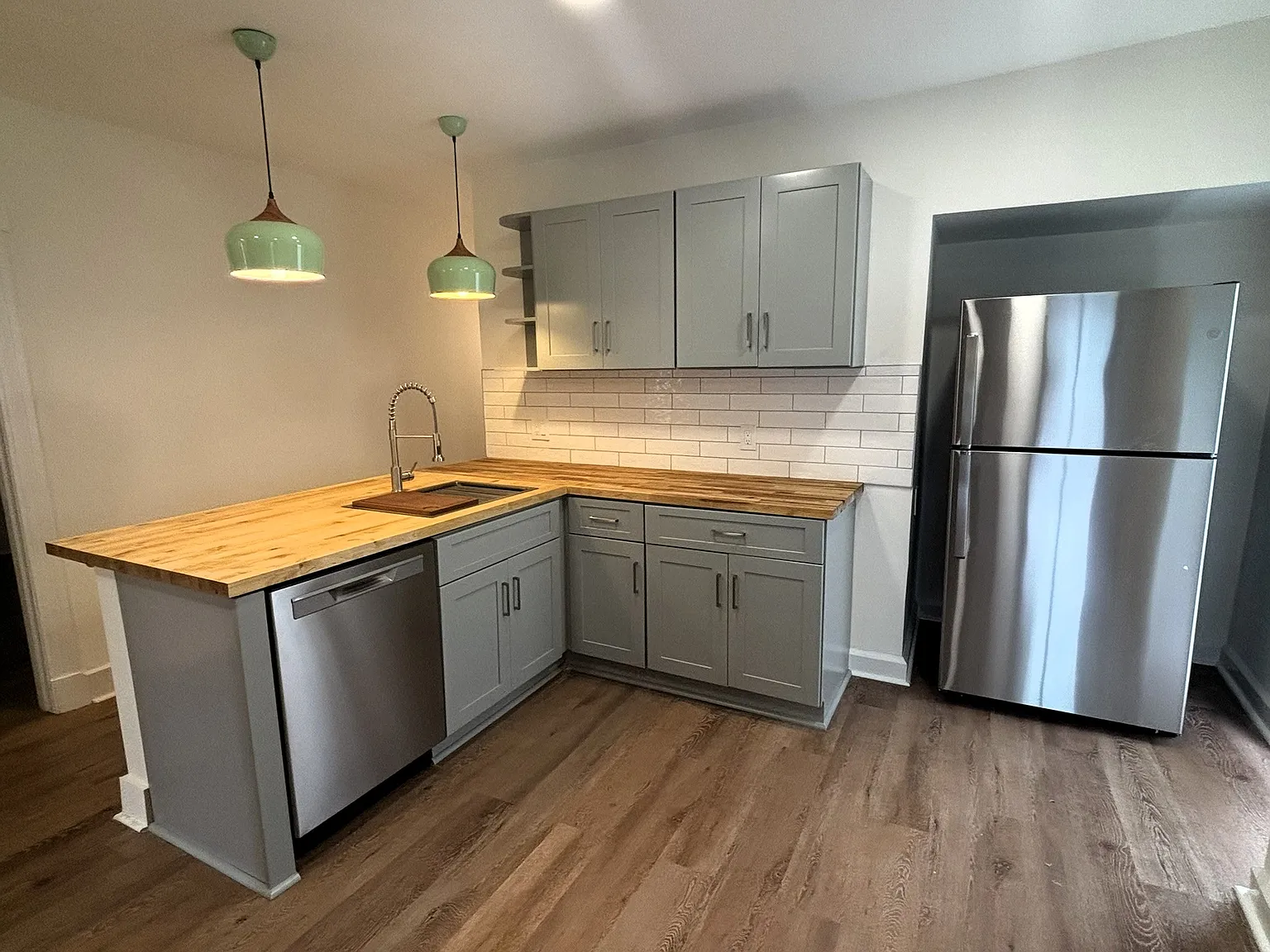 2 bed, 850 sqft, $1,575 — Photo 4