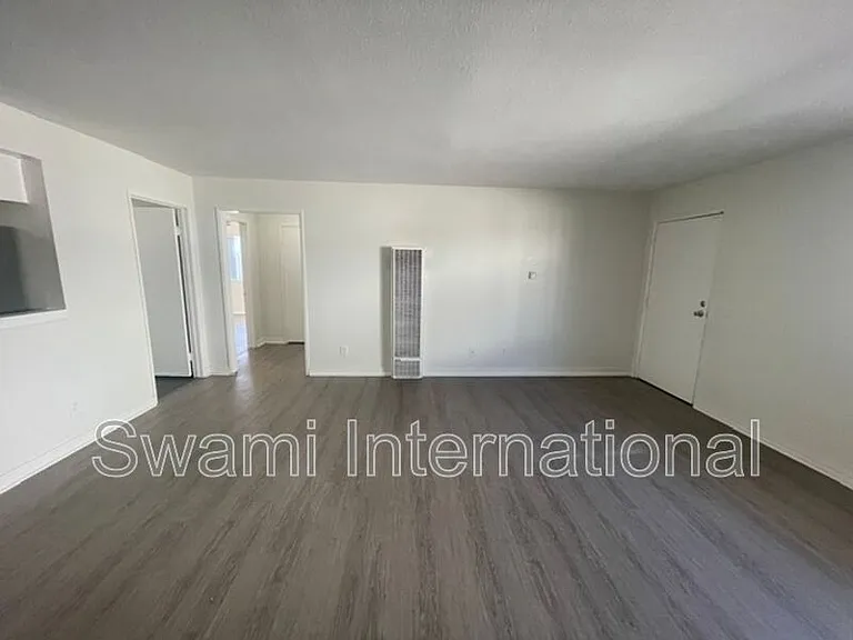 345 E Stepney St #4 — Photo 8