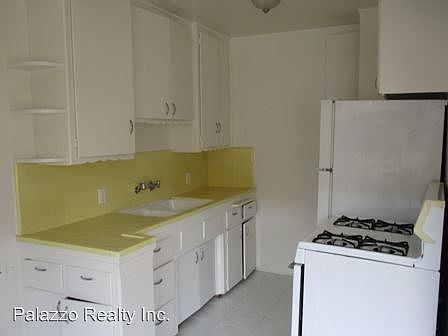 4th image of 446 Gaviota Ave APT 8