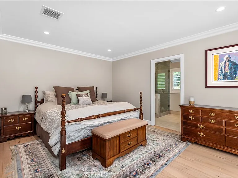 5210 Quakertown Ave — Photo 17