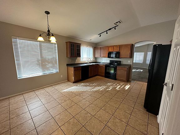 3rd image of 1154 W Mesquite Tree Ln