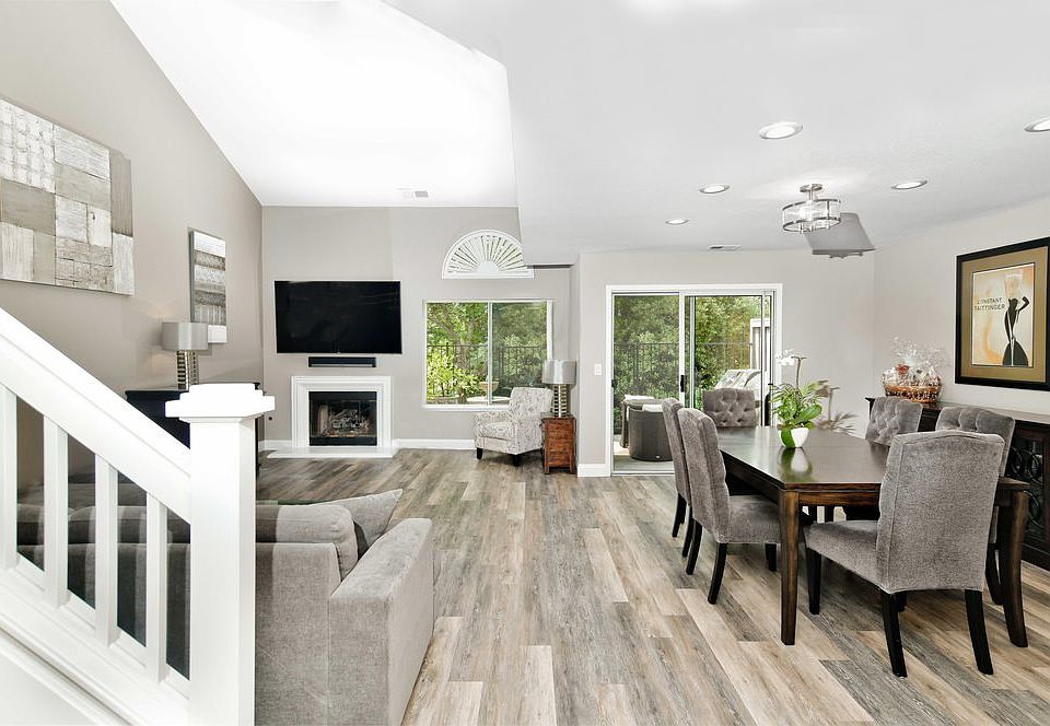 1st image of 403 Camino Arroyo W