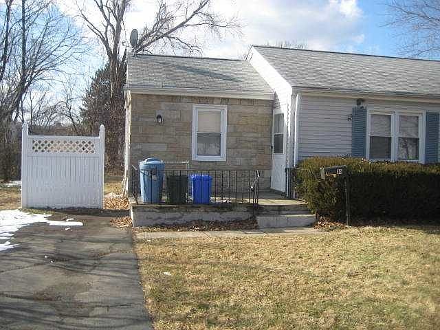 1st image of 35 Crestwood Dr