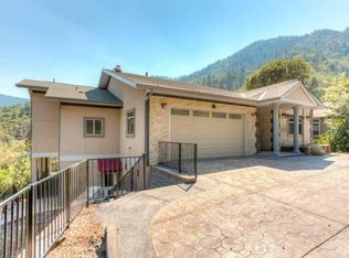 636 Ashland Creek Dr, Ashland, OR 97520