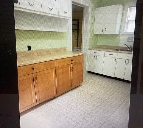 3rd image of 377 Buffalo St