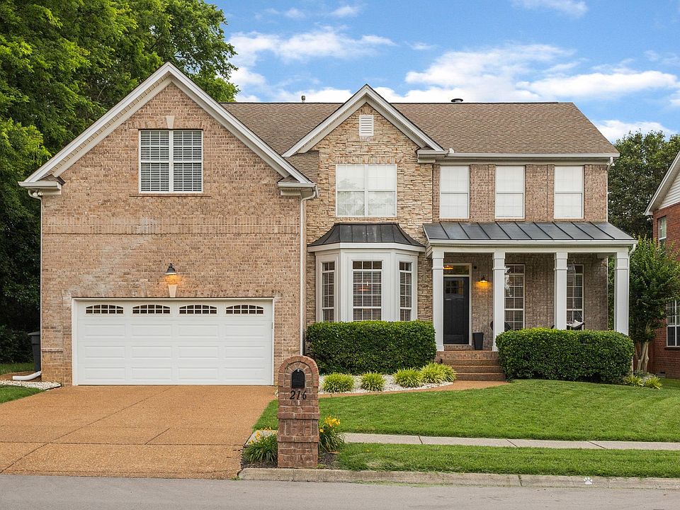 1st image of 216 Wisteria Dr