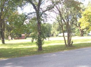 404 S Florence St, Maxton, NC 28364