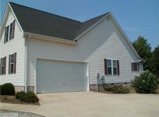 5503 Sunberry Dr, Browns Summit, NC 27214