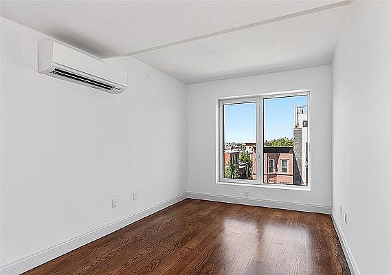 5th image of 954 Bergen St APT 5C