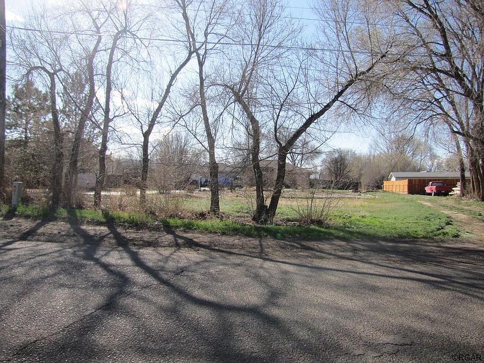 2nd image of 221 Sunnyside Ave