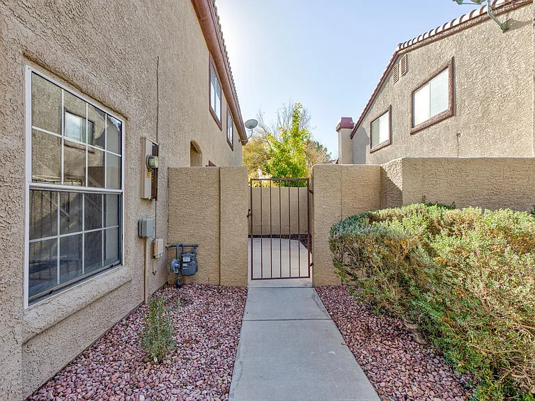 2607 Glen Green Ave — Photo 5