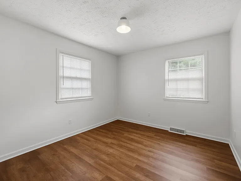 3215 Aqueduct Dr #B — Photo 14