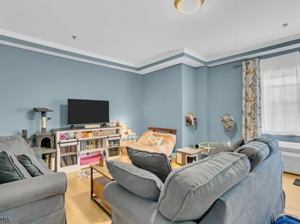 70 S Munn Ave #1002, East Orange City, NJ 07018