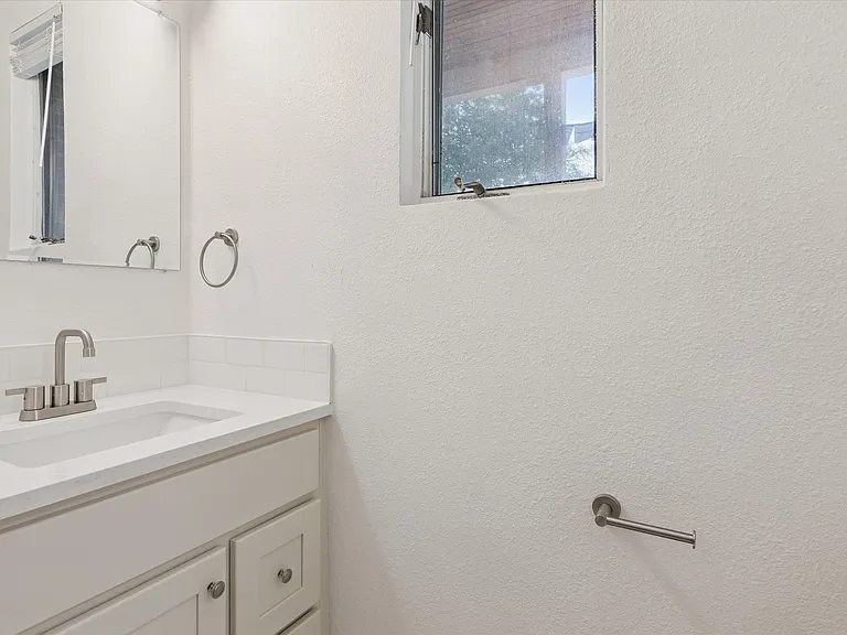 1620 Walnut St #2 — Photo 19