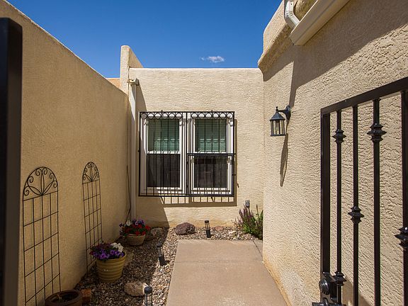 2nd image of 5105 La Fiesta Dr NE