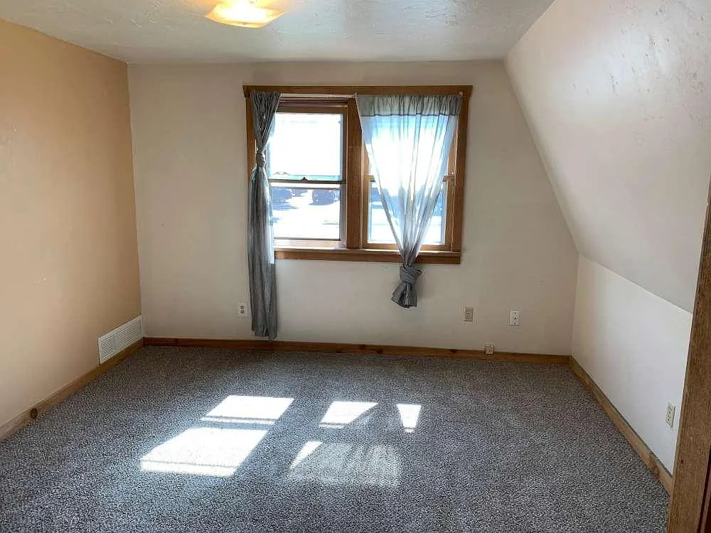 Building Photo - 597 N 600 E #4