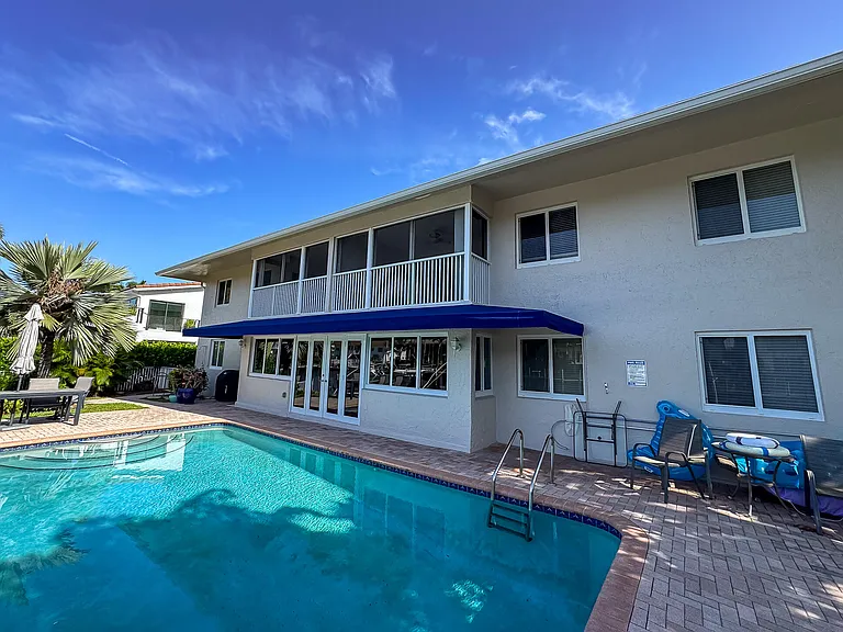 1110 Bel Air Dr #B — Photo 21
