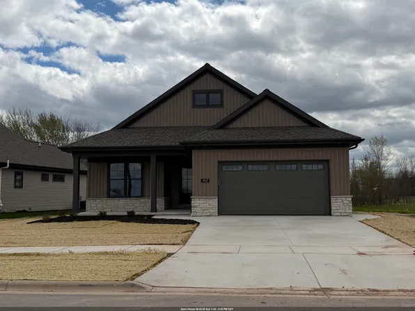 1617 N Honeysuckle Cir, De Pere, WI 54115