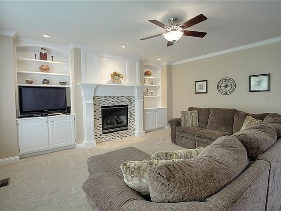 4th image of 10547 Tavarez Ct
