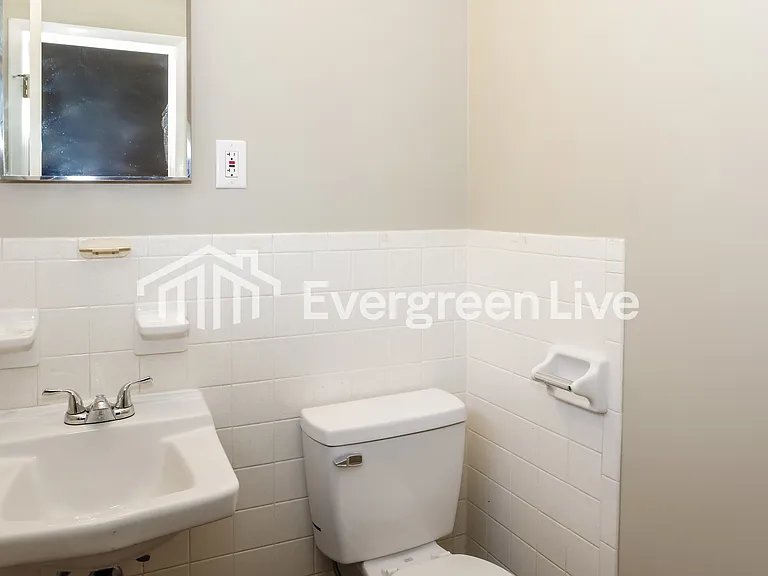 121 Edinburgh Dr — Photo 14
