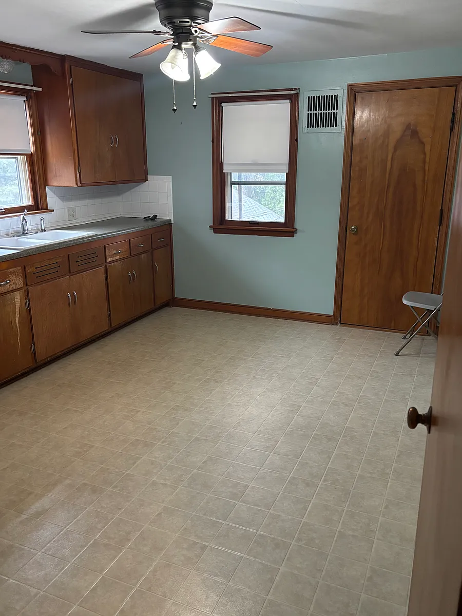 Building Photo - 4331 S 47th St #2