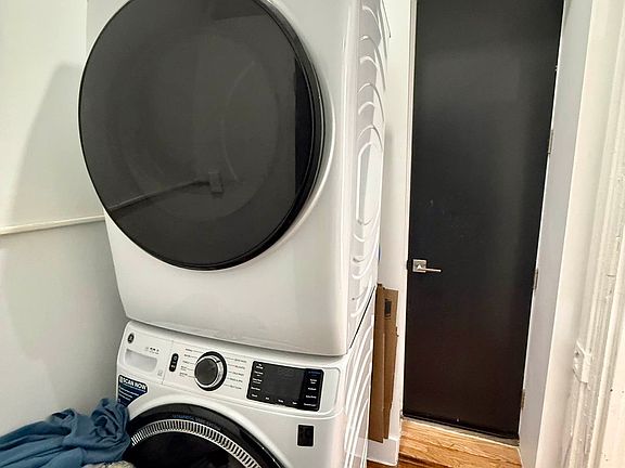 4th image of 606 Willoughby Ave APT 2