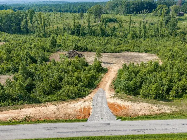 Kings Rd #B4, Green Bay, VA 23942