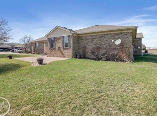 30601 Victoria Ct, Chesterfield, MI