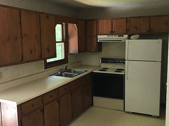 2nd image of 215 Grovemont Ave #41