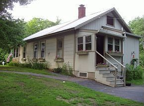 2nd image of 360 Pleasant St