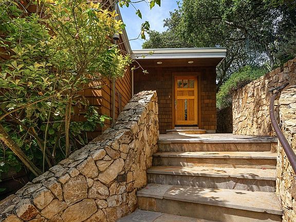 4th image of 10 Toyon Ct