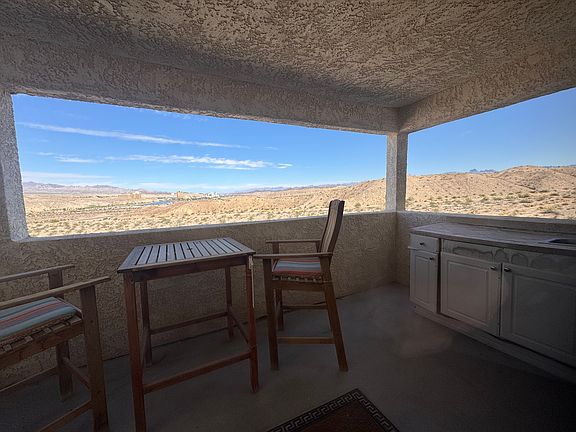 Million dollar River View from Balcony!!
The sunset and Night view with the Laughin Hotels are amazing